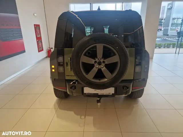 LAND ROVER DEFENDER