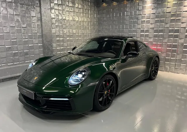 PORSCHE 911