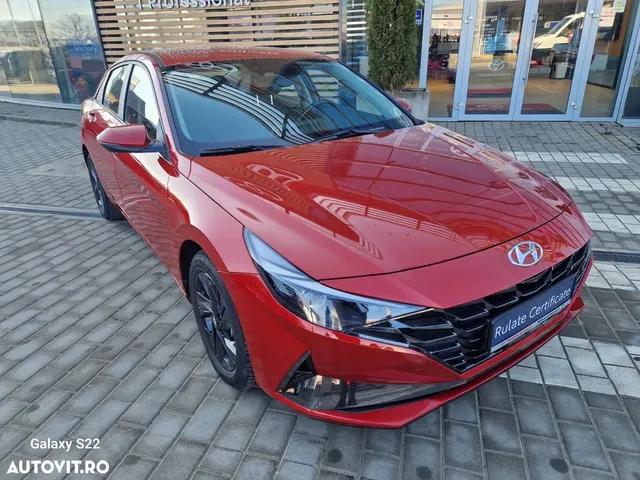 HYUNDAI ELANTRA