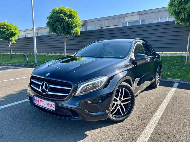 MERCEDES-BENZ GLA