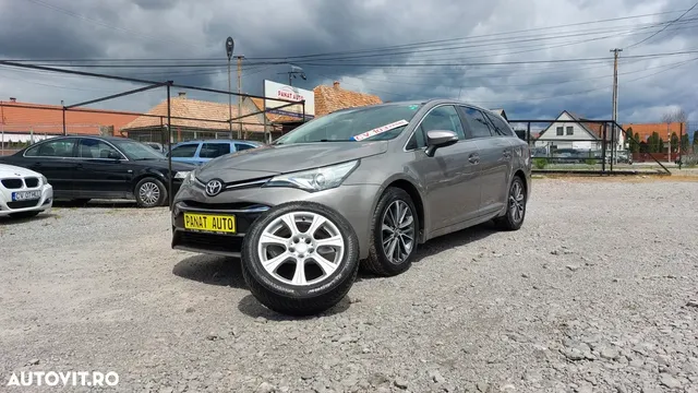TOYOTA AVENSIS