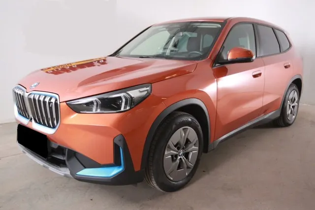 BMW IX1