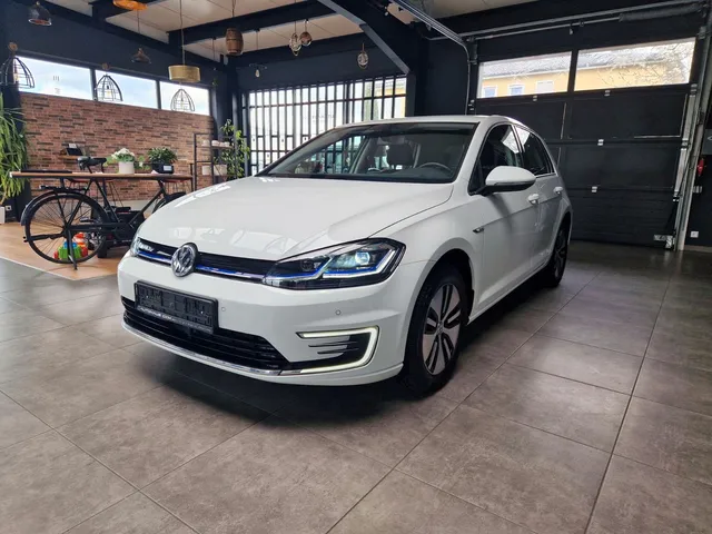 VOLKSWAGEN E GOLF