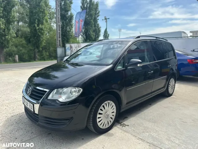 VOLKSWAGEN TOURAN