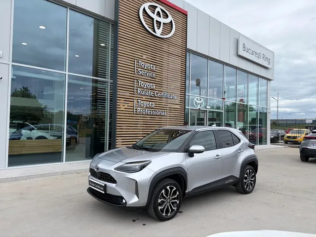 TOYOTA YARIS CROSS