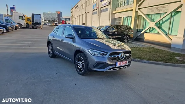 MERCEDES-BENZ GLA