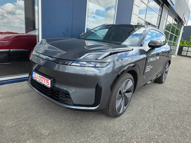 LYNK & CO 08