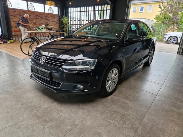 VOLKSWAGEN JETTA
