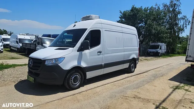 MERCEDES-BENZ SPRINTER