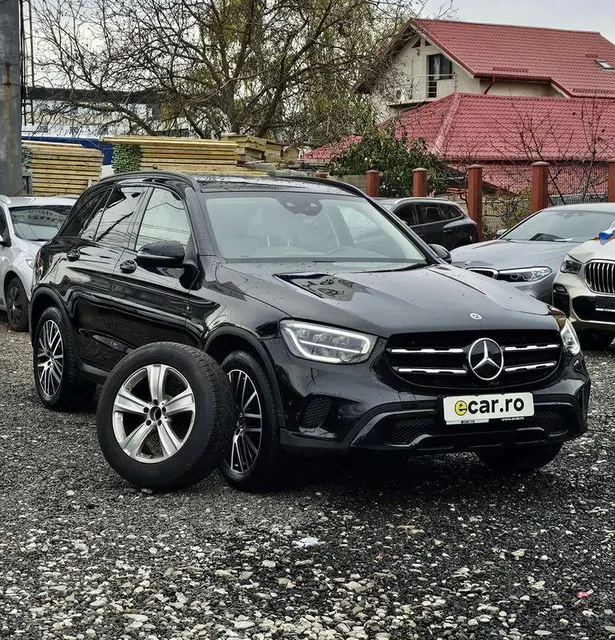 MERCEDES-BENZ GLC