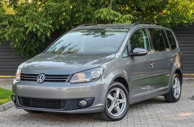 VOLKSWAGEN TOURAN