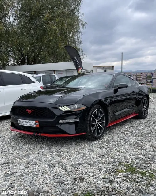 FORD MUSTANG