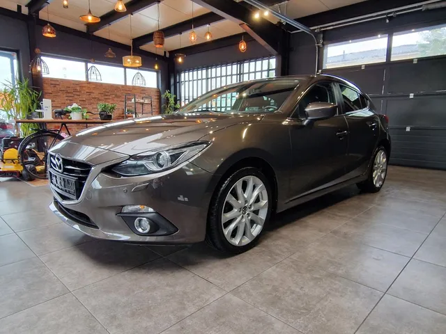 MAZDA MAZDA3