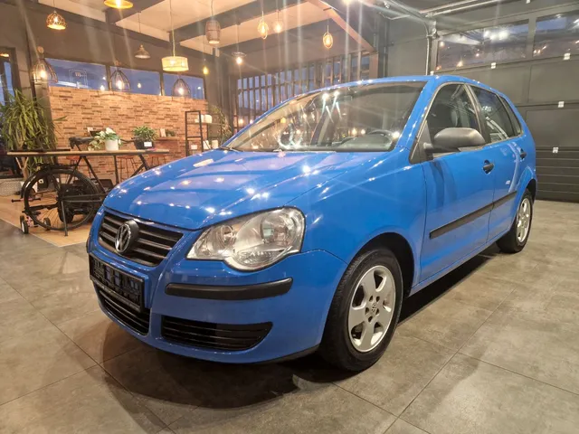 VOLKSWAGEN POLO