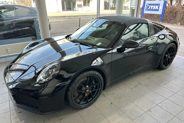 PORSCHE 911 TARGA 4 GTS