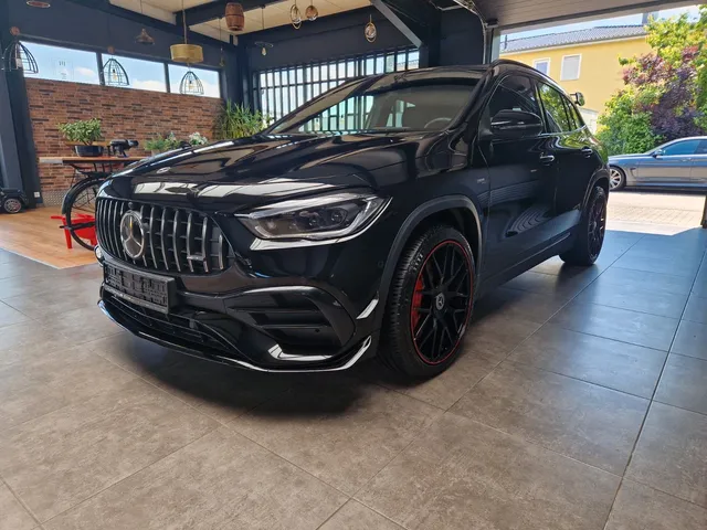 MERCEDES-BENZ GLA