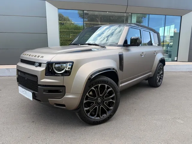 LAND ROVER DEFENDER 110