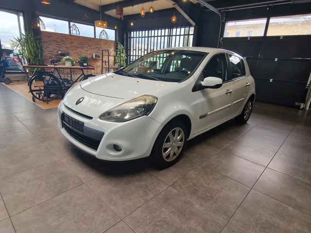 RENAULT CLIO