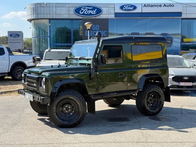 LAND ROVER DEFENDER