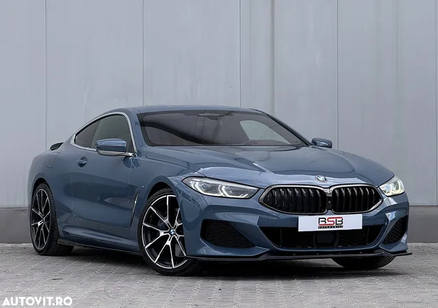 BMW 8 SERIES