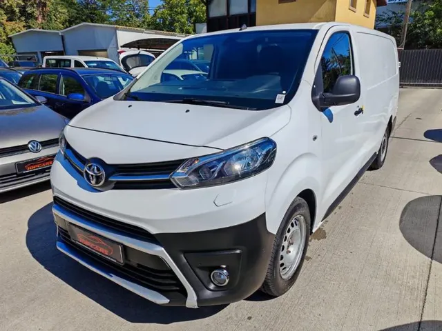 TOYOTA PROACE