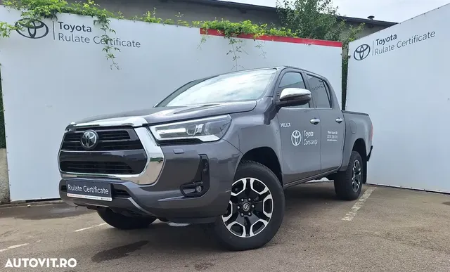 TOYOTA HILUX
