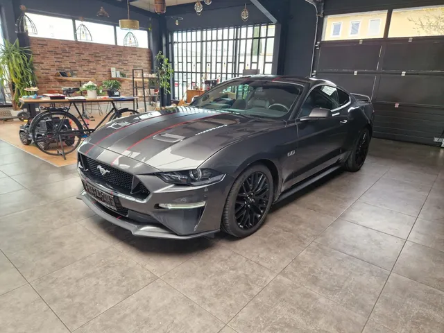 FORD MUSTANG