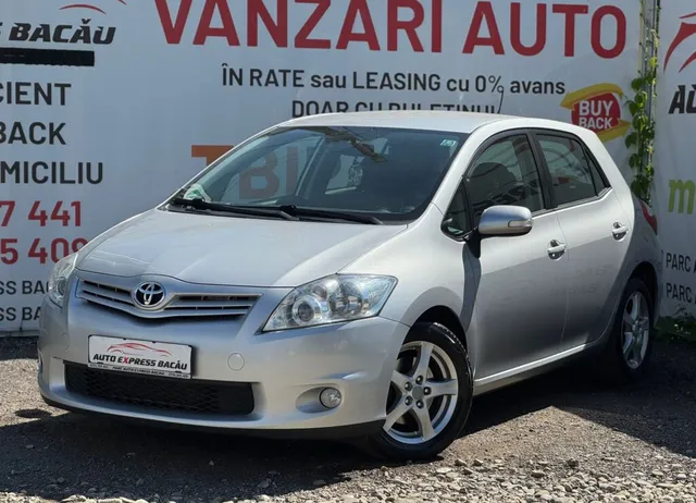 TOYOTA AURIS