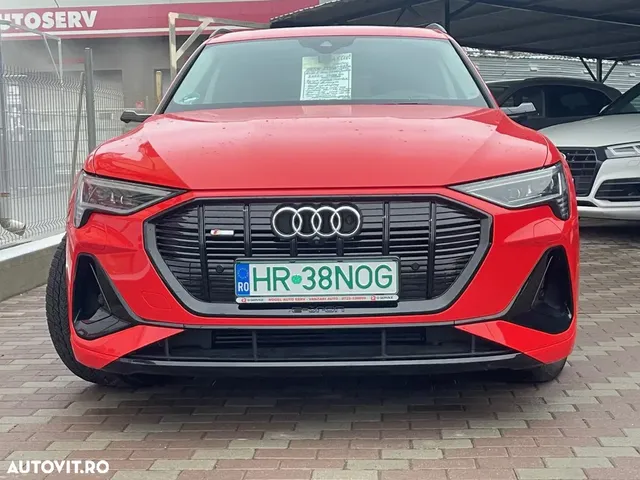 AUDI E-TRON