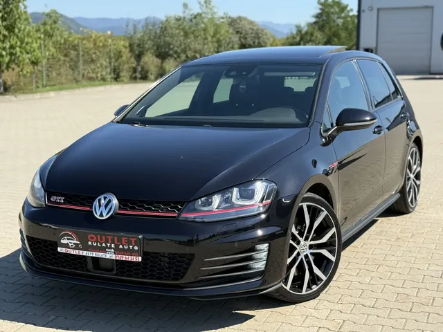 VOLKSWAGEN GOLF