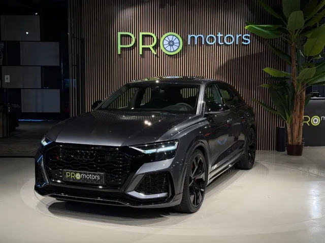 AUDI RS Q8