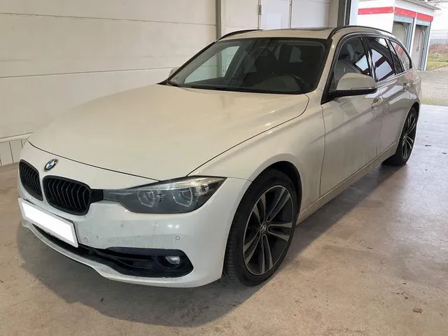 BMW 320I