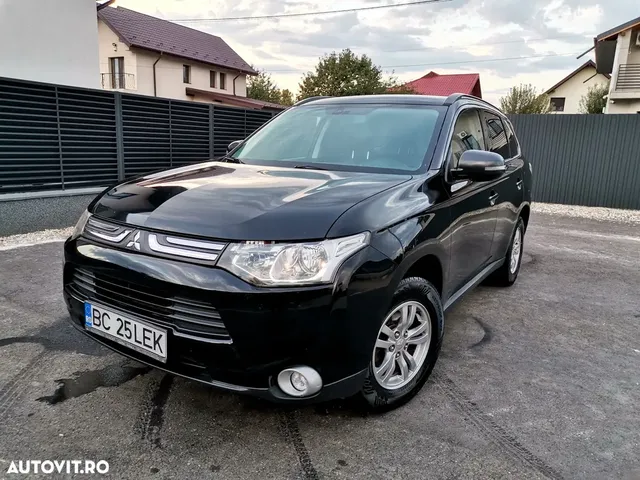 MITSUBISHI OUTLANDER