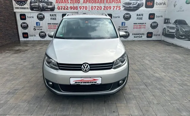 VOLKSWAGEN TOURAN