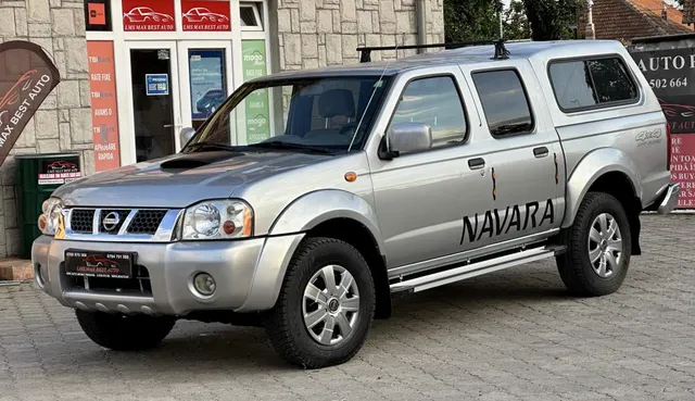 NISSAN NAVARA