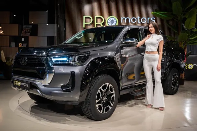 TOYOTA HILUX