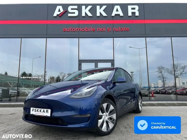 TESLA MODEL Y