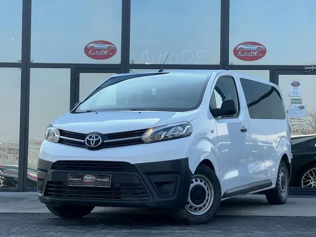 TOYOTA PROACE