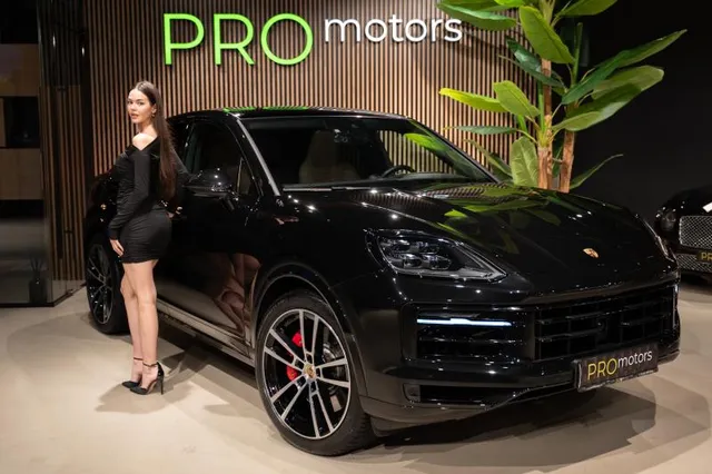 PORSCHE CAYENNE COUPE