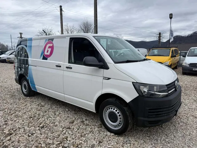 VOLKSWAGEN TRANSPORTER