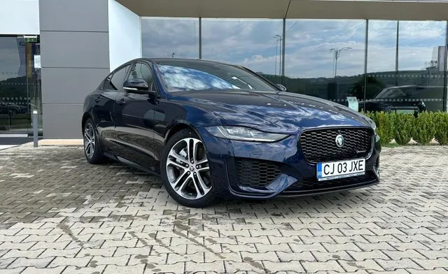 JAGUAR XE