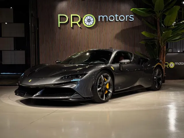 FERRARI SF90