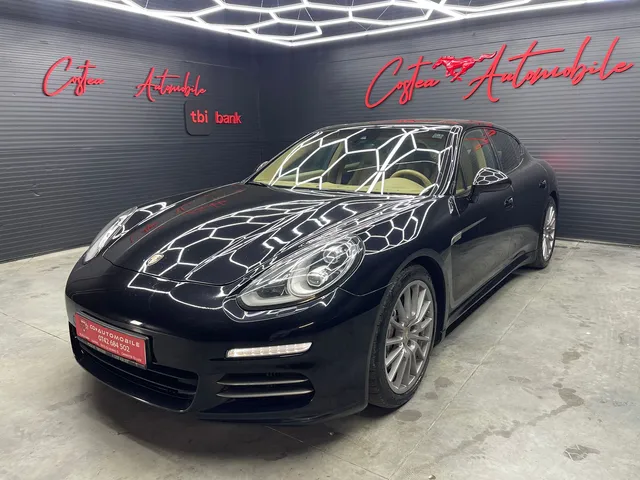 PORSCHE PANAMERA