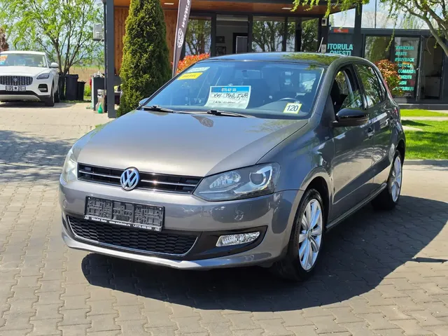VOLKSWAGEN POLO