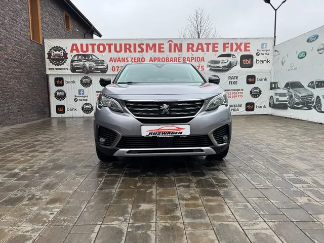 PEUGEOT 5008
