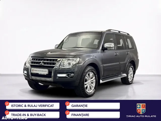MITSUBISHI PAJERO