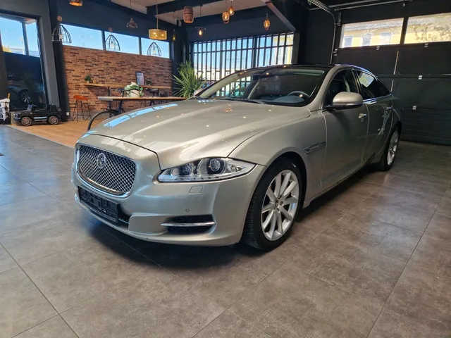 JAGUAR XJ