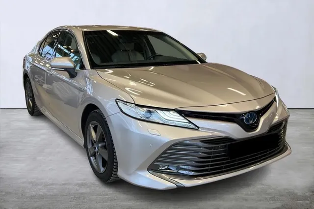 TOYOTA CAMRY