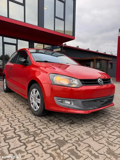VOLKSWAGEN POLO
