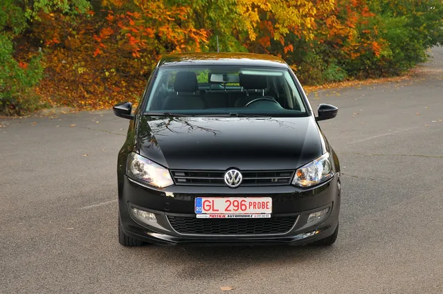 VOLKSWAGEN POLO